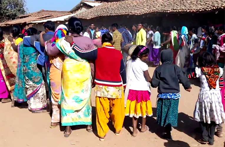 adivasi_villagers