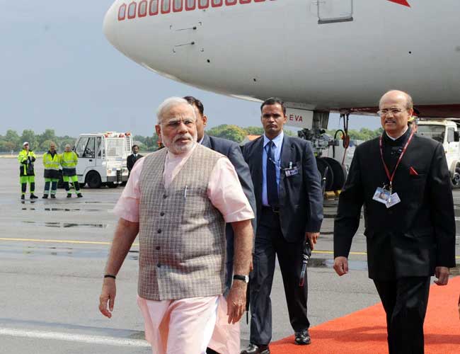 modi_airport