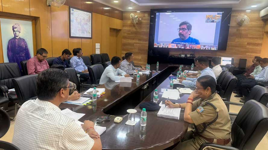 झारखंड में कानून-व्यवस्था पर सख्त हुए सीएम हेमंत, नशा कारोबार, संगठित अपराध और भू-माफियाओं पर कड़ा एक्शन के निर्देश