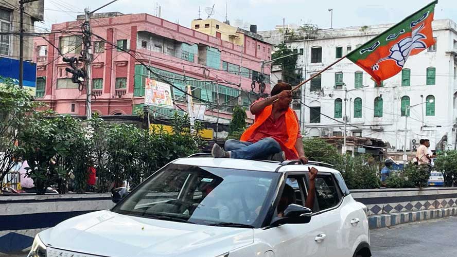 BJP का ‘खेला शेष’ दावा, ममता ने EC पर उठाए सवाल