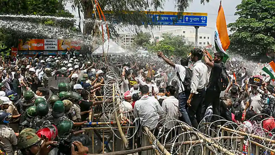 नौकरी पर संकट: परीक्षा रद्द करने के फैसले के खिलाफ रांची में 2700 नवनियुक्तों का महाप्रदर्शन