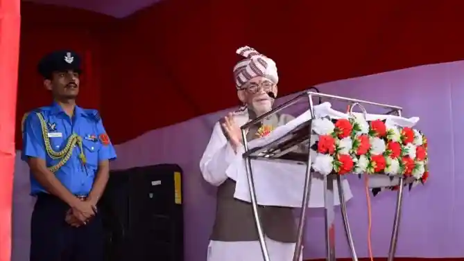 करम पर्व प्रकृति के साथ जनजातीय समाज के गहरे संबंध का प्रतीक: राज्यपाल संतोष कुमार गंगवार